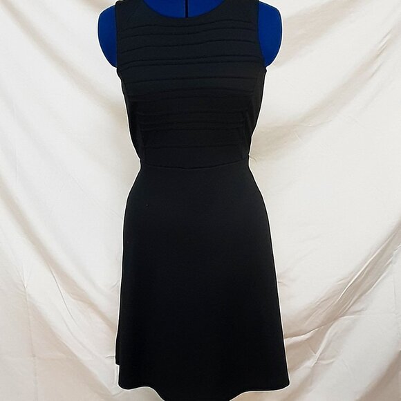 New York and Company Black and Fuchsia Sleeveless - Picture 2 of 8
